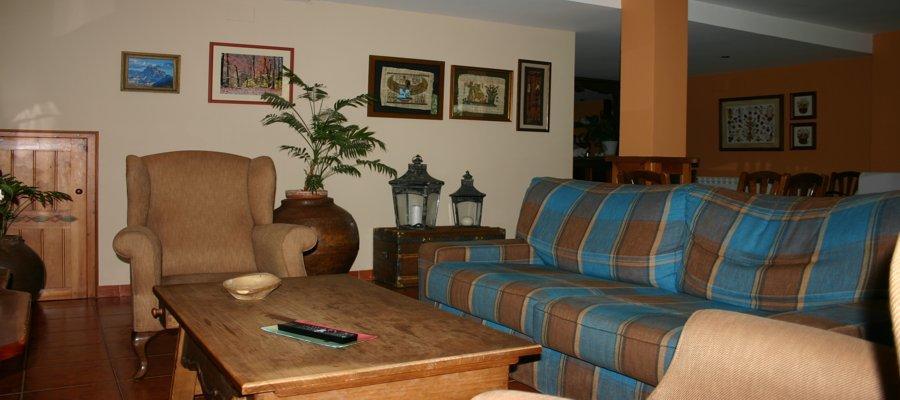 Hotel Vina Olivan Sarvisé Buitenkant foto