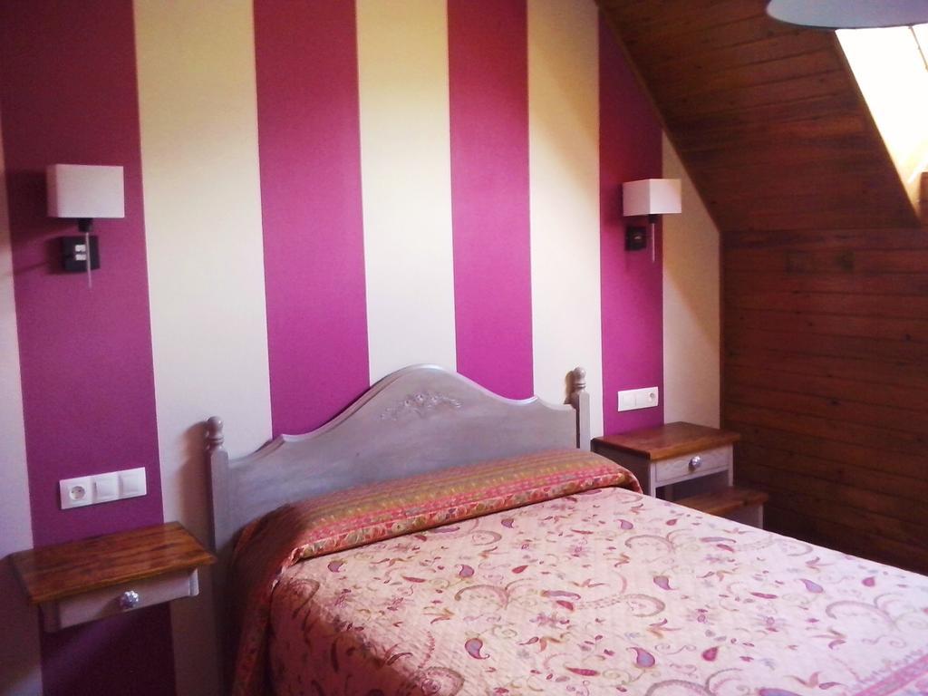 Hotel Vina Olivan Sarvisé Kamer foto