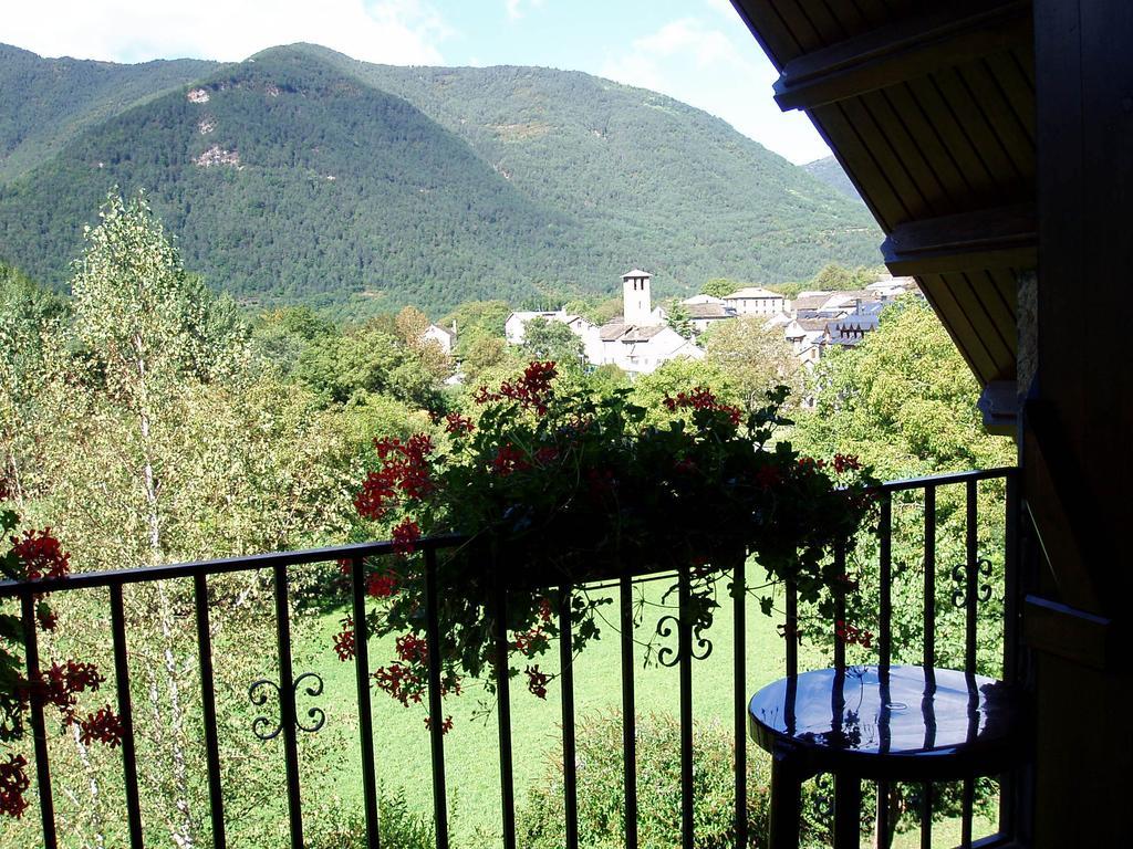 Hotel Vina Olivan Sarvisé Kamer foto