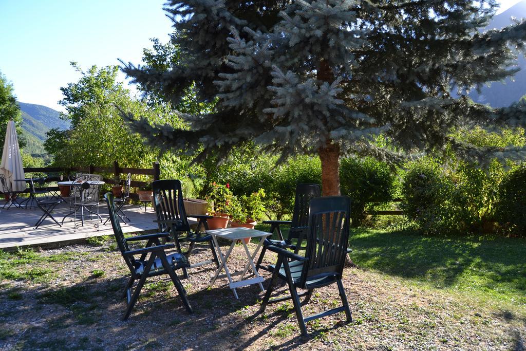 Hotel Vina Olivan Sarvisé Buitenkant foto