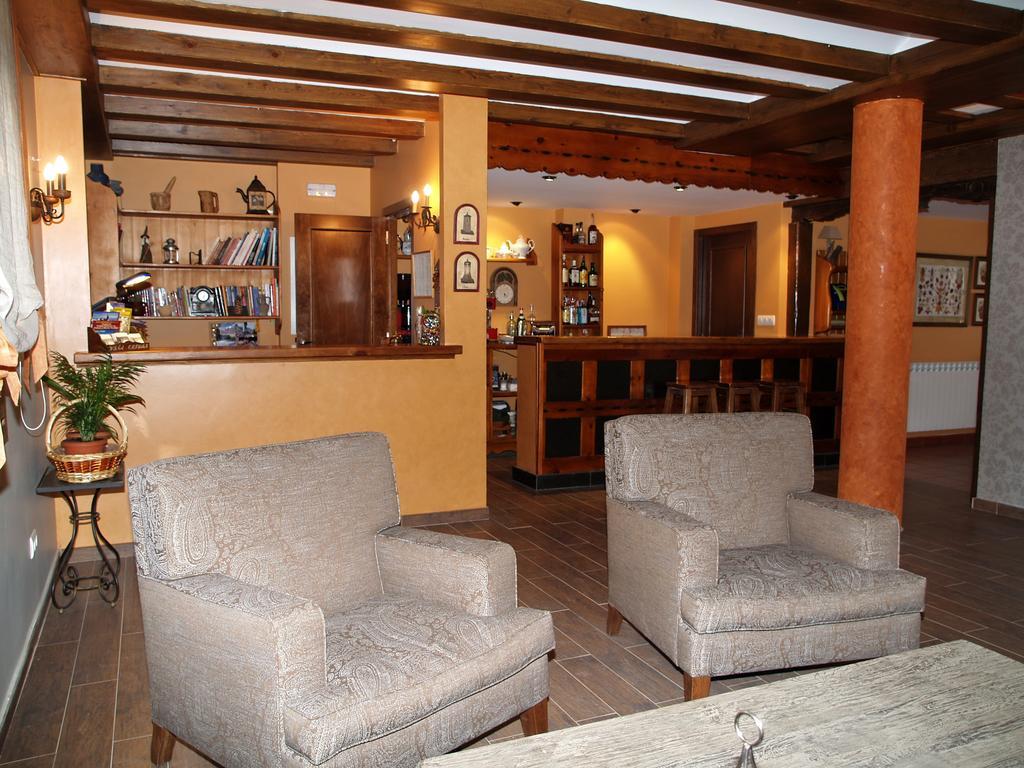 Hotel Vina Olivan Sarvisé Buitenkant foto