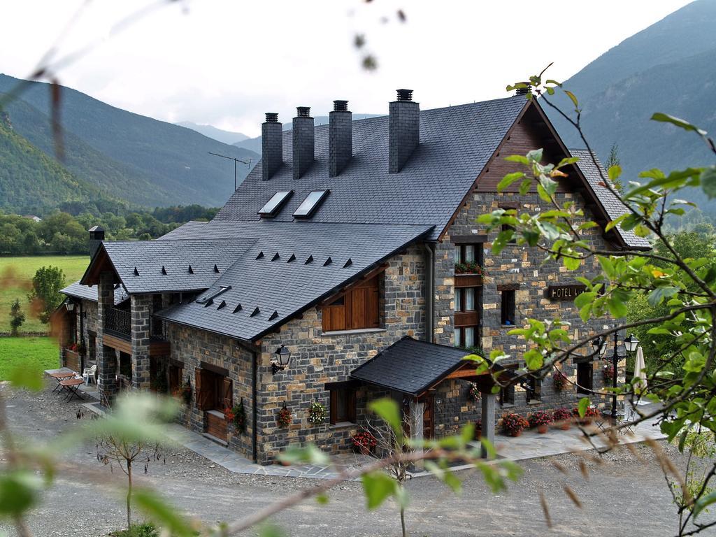 Hotel Vina Olivan Sarvisé Buitenkant foto